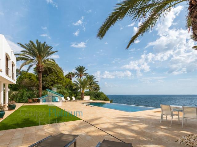 6 bedroom villa in CALA PANIZO