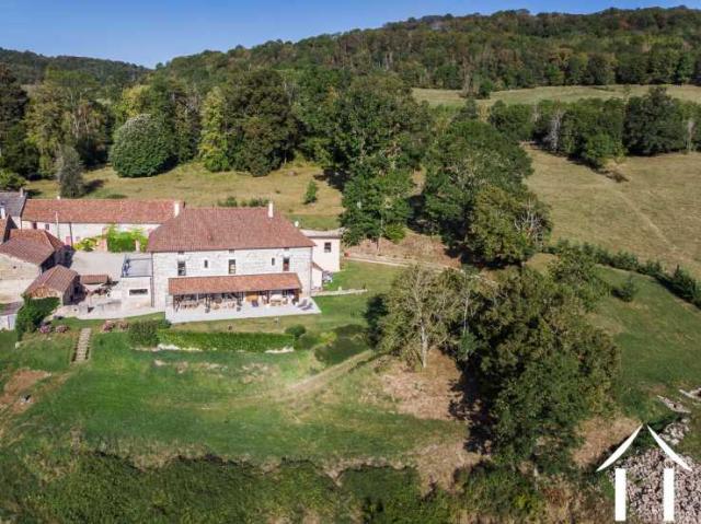 6 bedroom Country House in Beaune