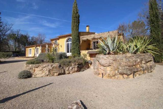 6 bedroom House in Saint-Paul-en-Forêt