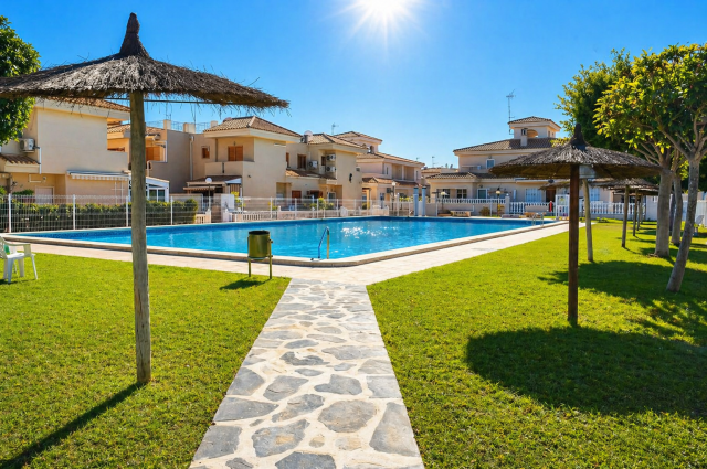 2 bedroom Apartment in Playa Flamenca