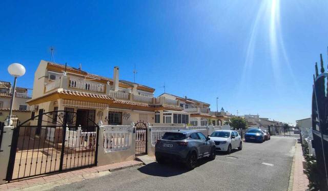 3 bedroom Semi Detached House in Playa Flamenca