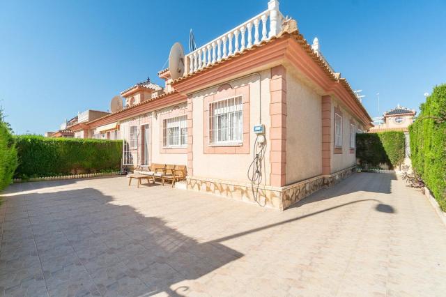 3 bedroom Semi Detached House in Playa Flamenca