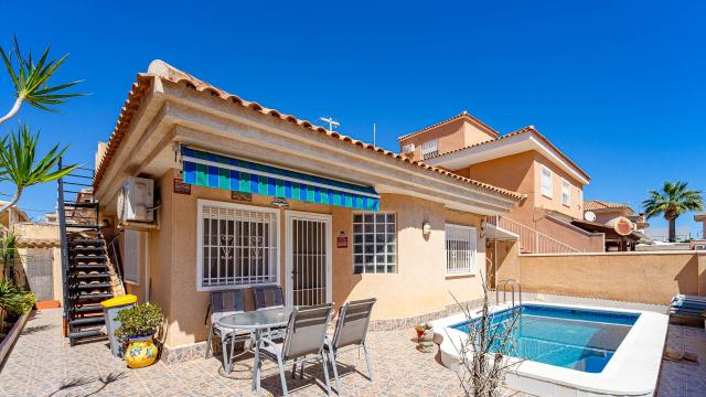 2 bedroom Detached Villa in Punta Prima