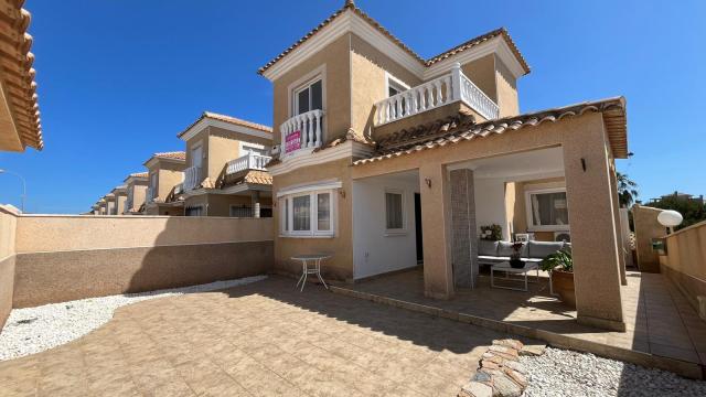 2 bedroom Detached Villa in Playa Flamenca