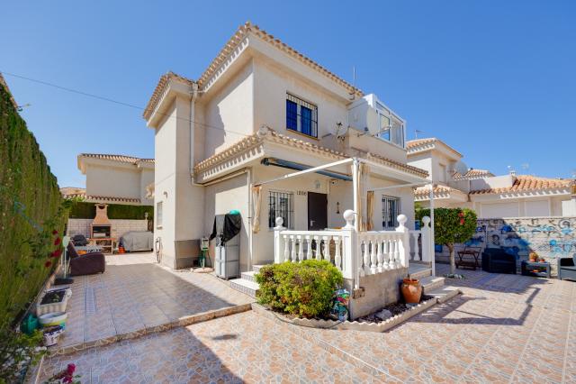 3 bedroom Detached Villa in Playa Flamenca