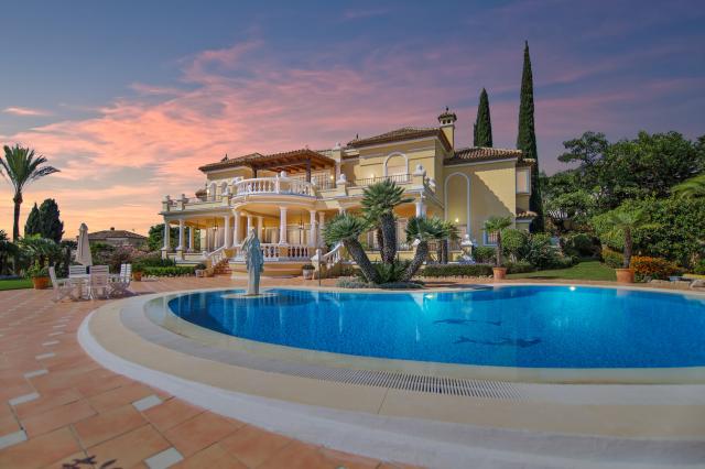 5 bedroom Villa in Marbella