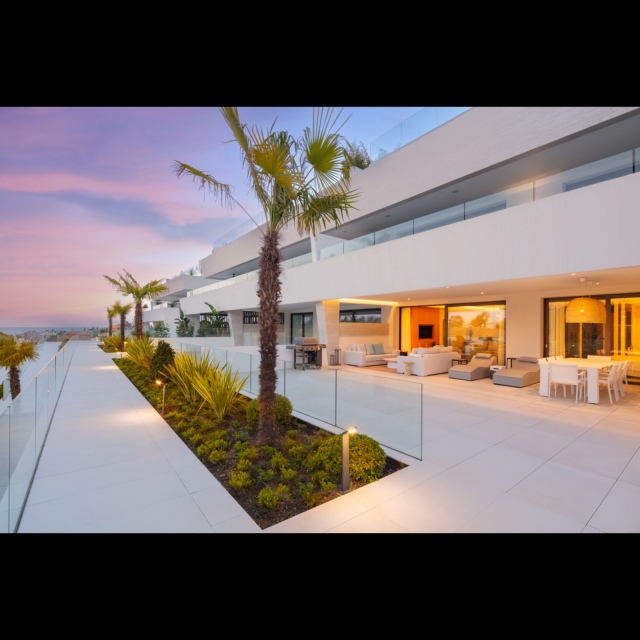 4 bedroom Apartment in Marbella