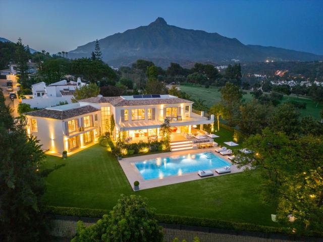 6 bedroom Villa in Marbella