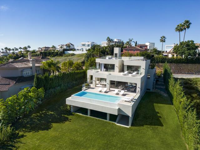 5 bedroom Villa in Marbella