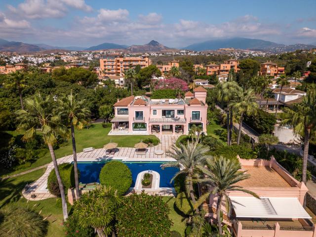 8 bedroom Villa in Marbella