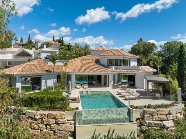 6 bedroom Villa in Benahavis