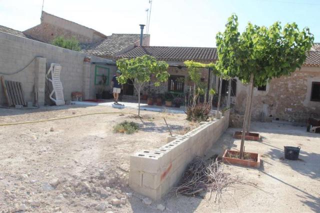 4 bedroom Country House in Pinoso