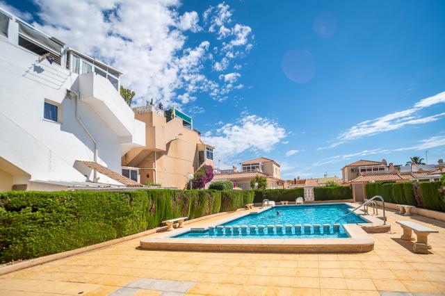 4 bedroom APARTMENT in ALICANTE