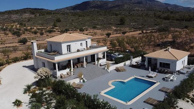 5 bedroom Villa in Pinoso