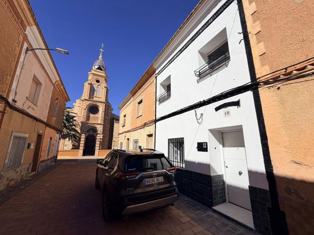 4 bedroom Townhouse in Caudete