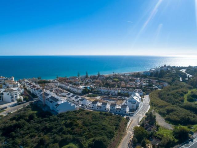 3 bedroom Apartment - Middle Floor Apartment in Estepona