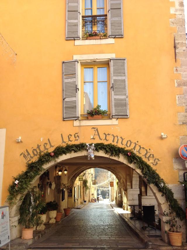 3 bedroom Apartment in Valbonne
