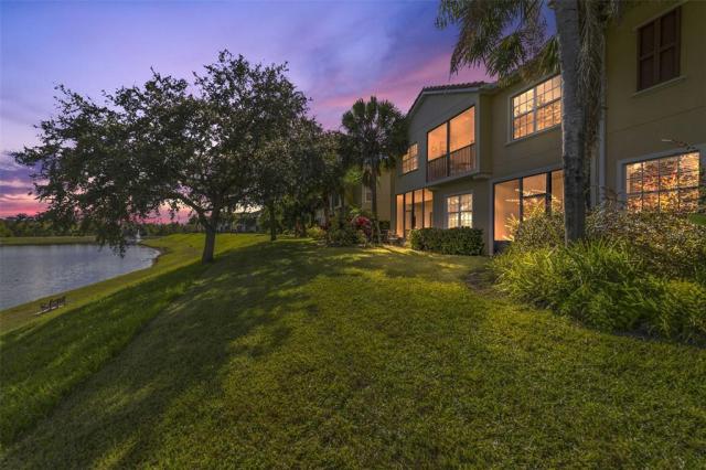 2827 OAKWATER DRIVE,KISSIMMEE,Osceola,Residential