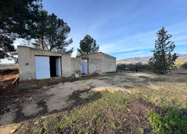 2 bedroom Store room in Abaran