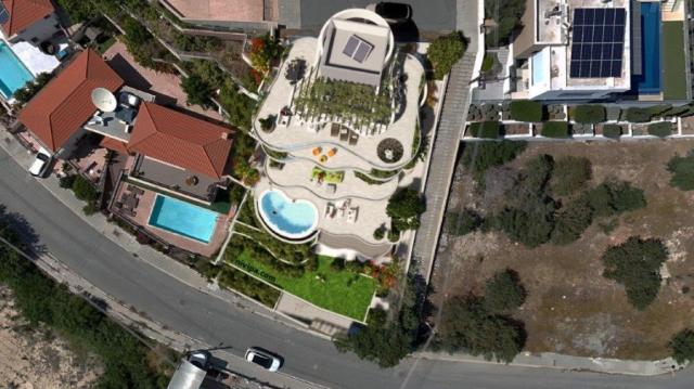 5 bedroom Detached Villa in Ayios Athanasios