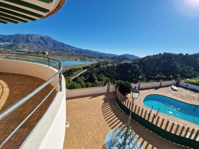 6 bedroom Villa in Vinuela