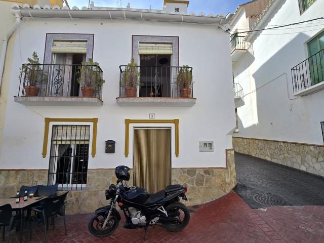 4 bedroom Villa in Vinuela
