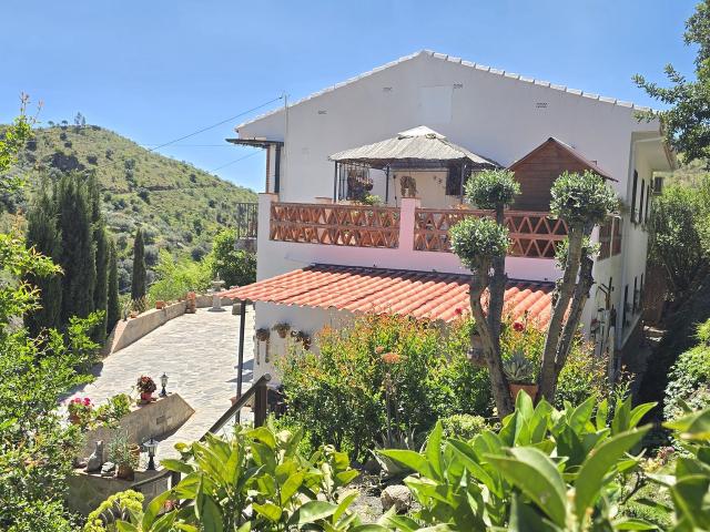 4 bedroom Villa in Vinuela