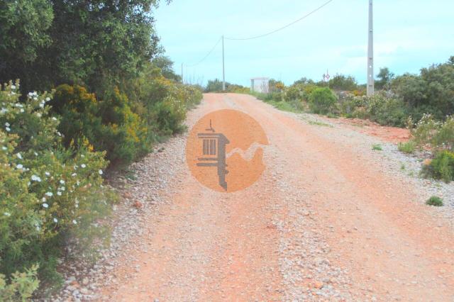 Land for sale in Quelfes