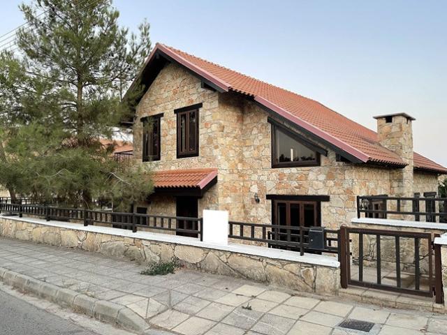 4 bedroom town house in Zanakia
