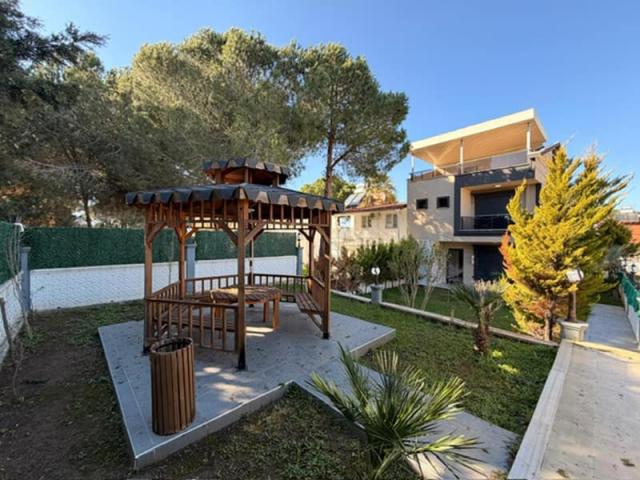 4 bedroom Villa in Altinkum