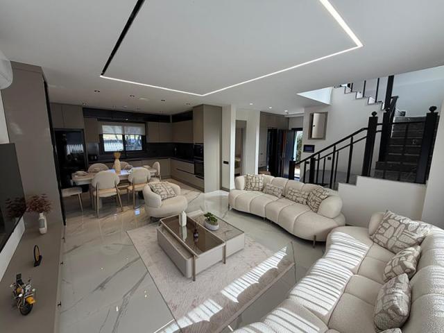 5 bedroom Villa in Altinkum