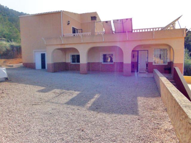 4 bedroom Villa in Hondon de las Nieves