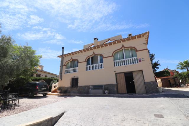 5 bedroom Detached Villa in Algorfa