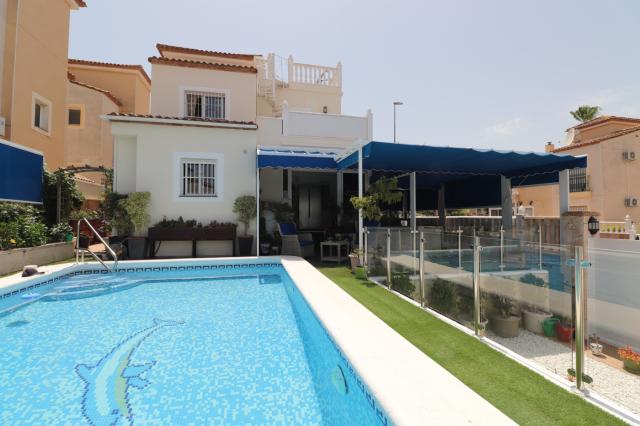 4 bedroom Detached Villa in Algorfa