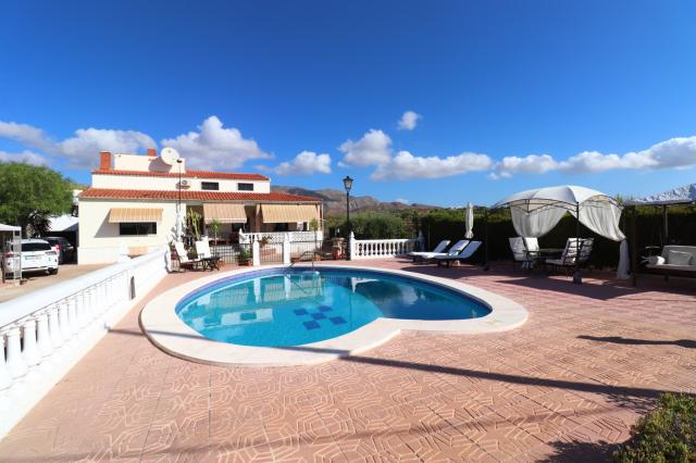 6 bedroom Country Property in Crevillente