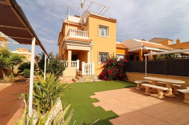3 bedroom Quad Villa in Ciudad Quesada