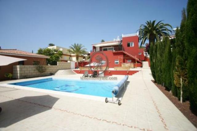 5 bedroom Villa in Chayofa
