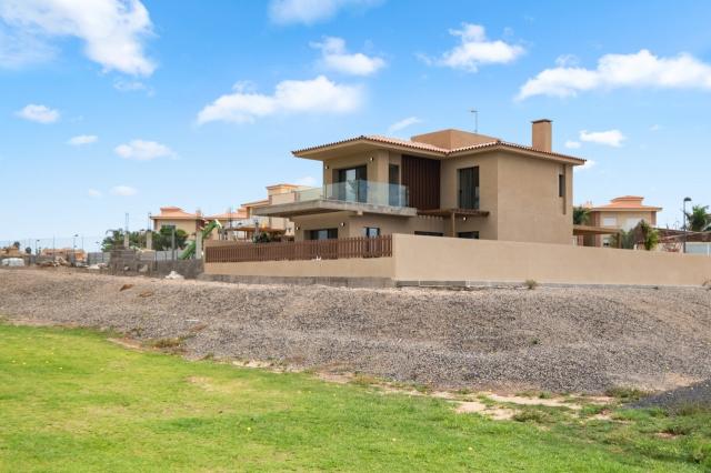4 bedroom House in Amarilla Golf