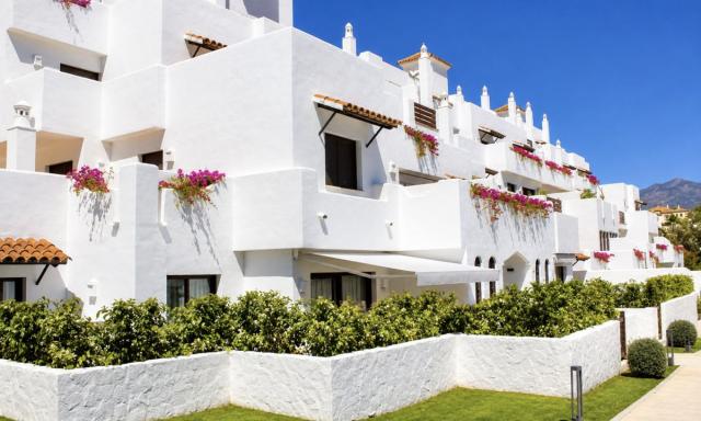 2 bedroom Apartment - Ground Floor Apartment in New Golden Mile