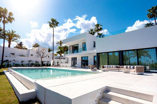 4 bedroom House - Detached Villa in New Golden Mile