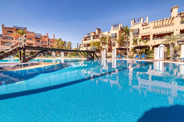 4 bedroom Apartment - Middle Floor Apartment in New Golden Mile