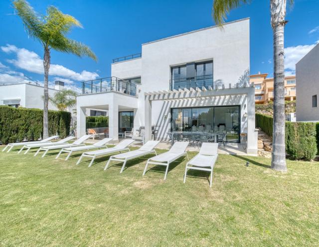 4 bedroom House - Detached Villa in Estepona