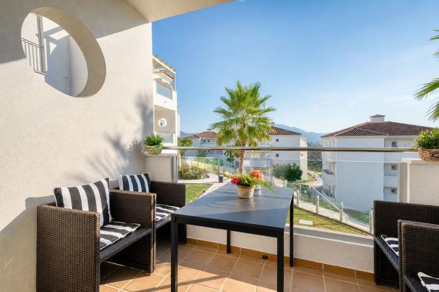 3 bedroom Apartment - Middle Floor Apartment in La Duquesa