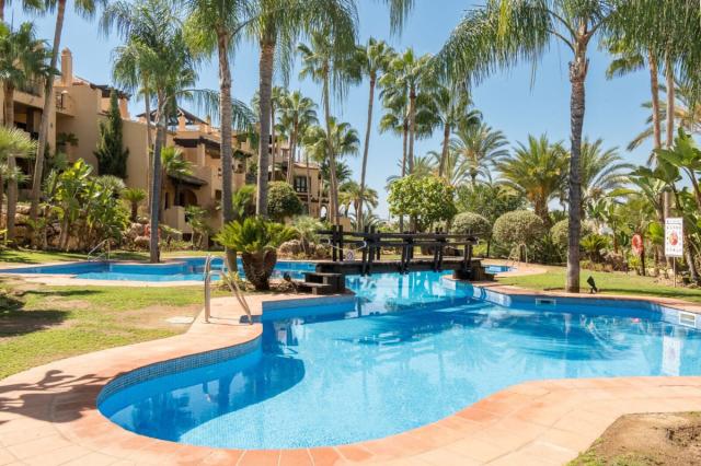 2 bedroom Apartment - Middle Floor Apartment in Estepona