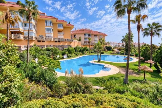 2 bedroom Apartment - Middle Floor Apartment in Fuengirola