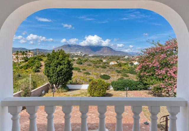 4 bedroom House - Detached Villa in Manilva