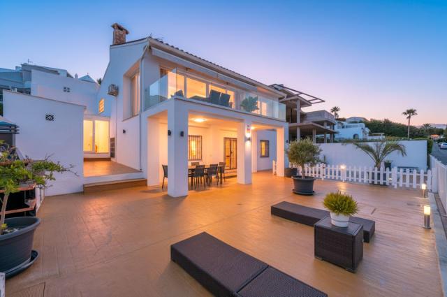 5 bedroom House - Detached Villa in Estepona