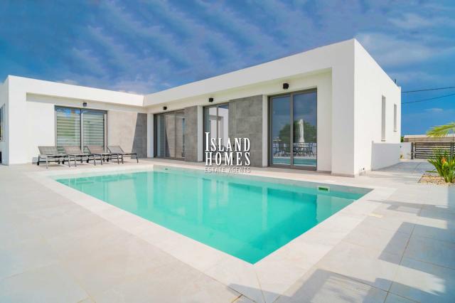 Stunning 3 bedroom, 3 bathroom, NEW BUILD bungalow with swimming pool on 525m2 plot in the charming village of Deryneia – DER188