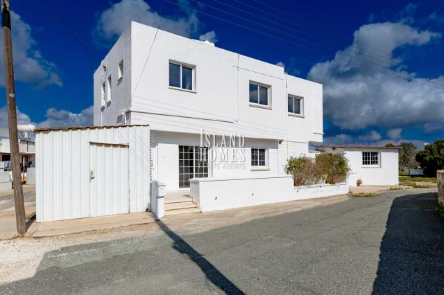 Rarely available - 3 bedroom traditional house with full Title Deed ready for transfer in central Sotira - SOT120