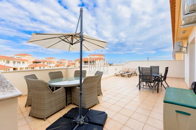 2 bedroom, penthouse apartment with TITLE DEEDS and 56m2 uncovered veranda with SEA VIEW as well as an additional 16m2 covered veranda and two communa